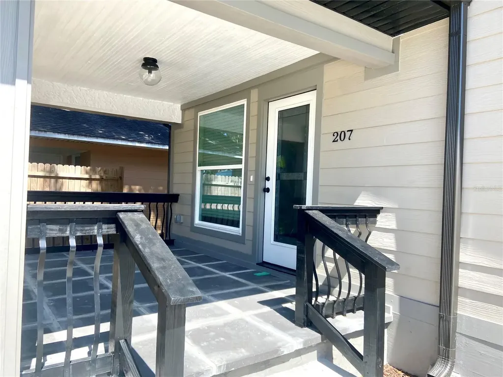207 Avenue E SE Winter Haven FL 33880