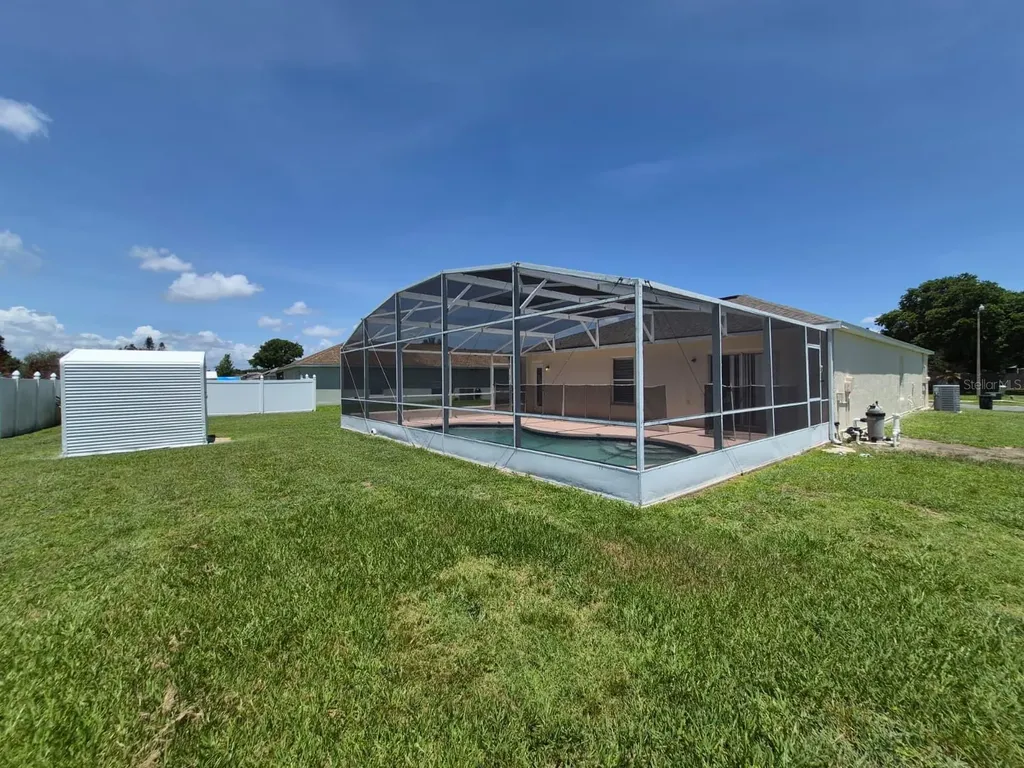 3216 Fairhaven Avenue Kissimmee FL 34746