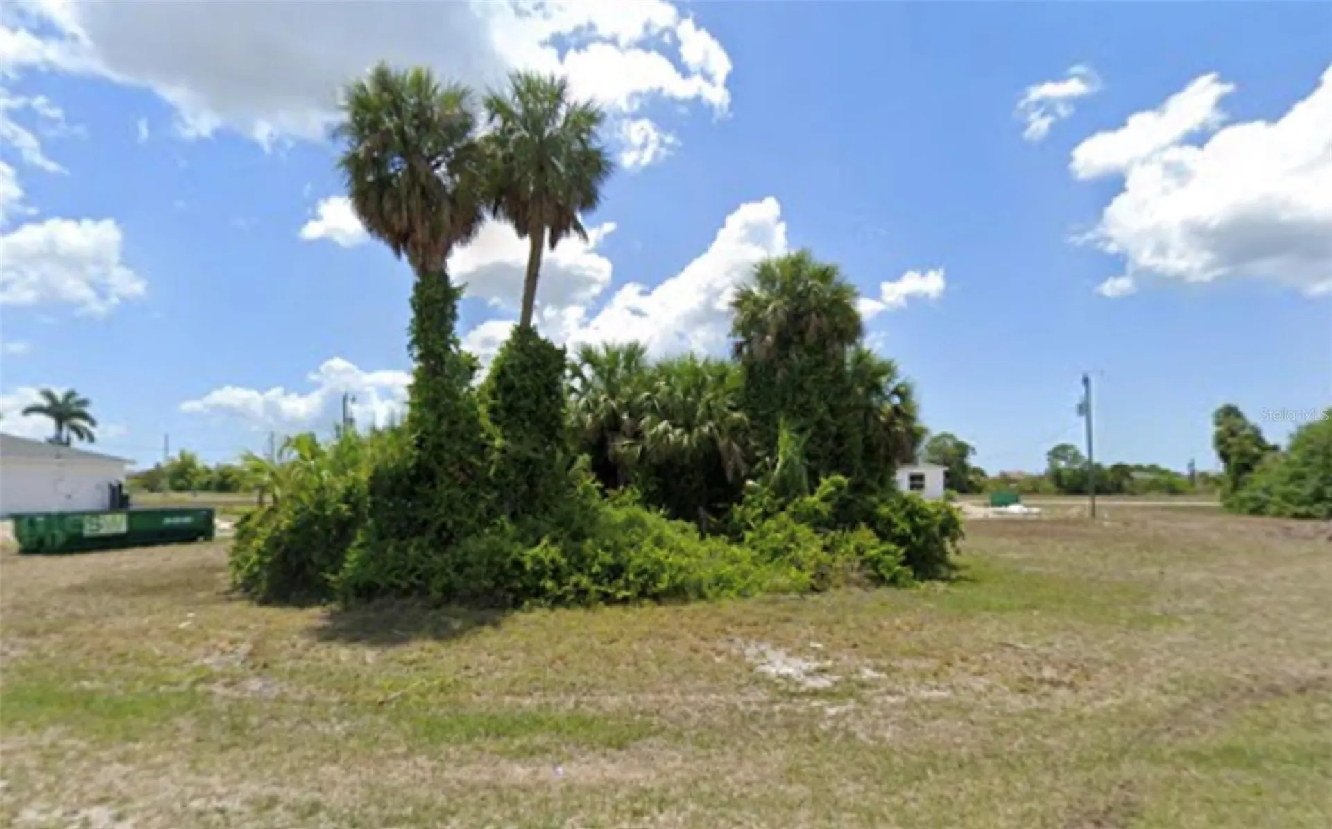 2748 NE 6th Place Cape Coral FL 33909