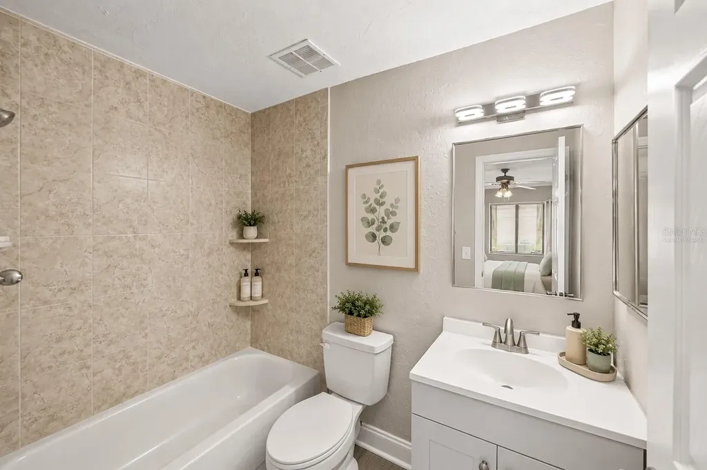 2717 Hidden Lake Boulevard Sarasota FL 34237