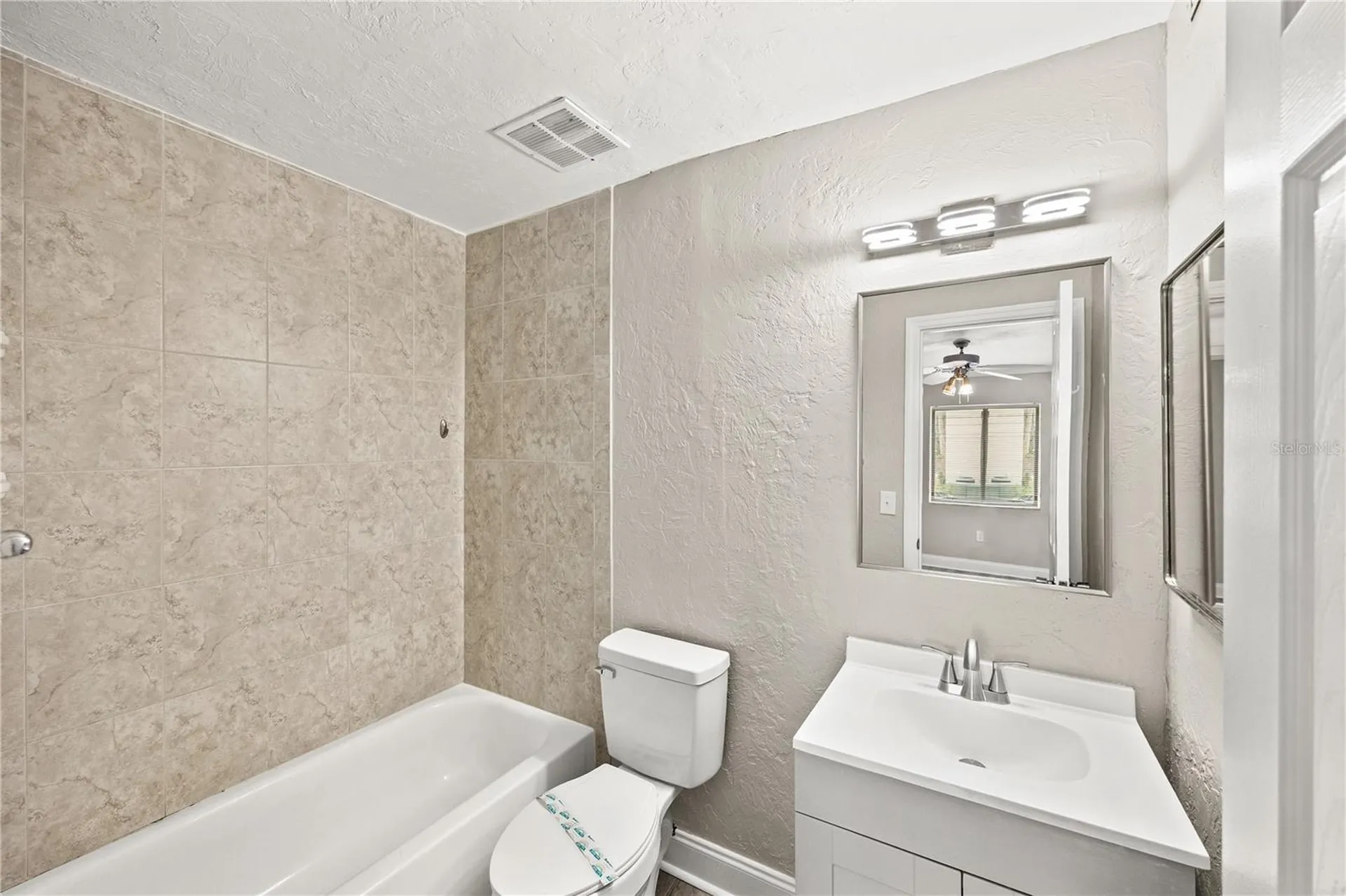 2717 Hidden Lake Boulevard Sarasota FL 34237