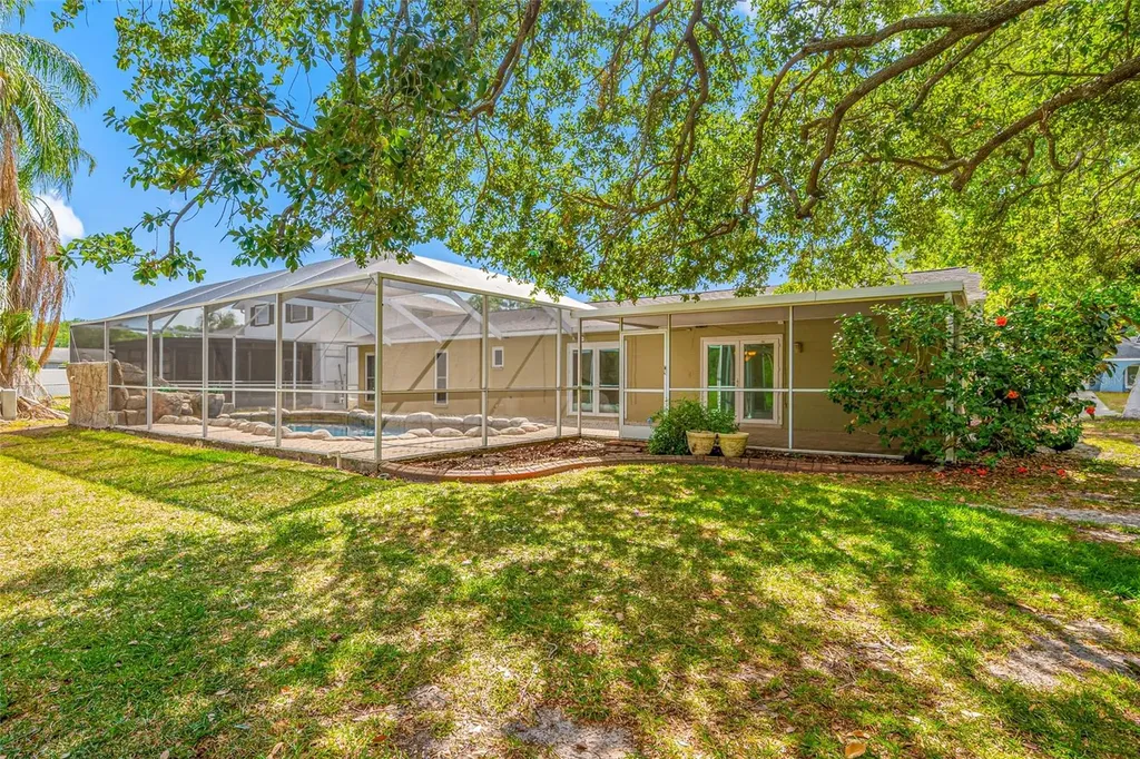 4448 Ranchwood Lane Tampa FL 33624