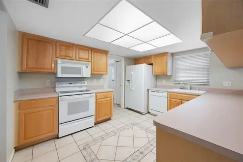 4448 Ranchwood Lane Tampa FL 33624