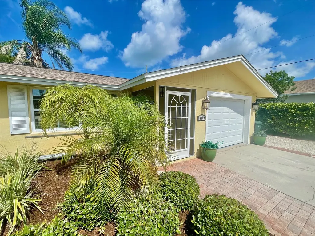 5240 Drew Road Venice FL 34293