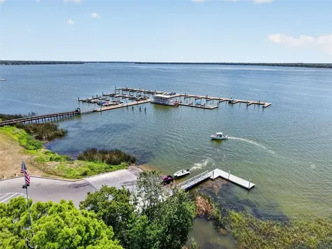 488 Marina Lane Tavares FL 32778