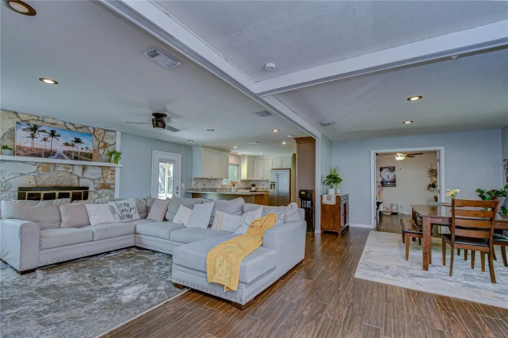 1419 Seffner Valrico Road Seffner FL 33584