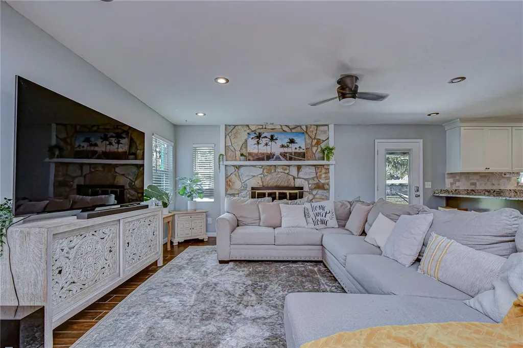 1419 Seffner Valrico Road Seffner FL 33584