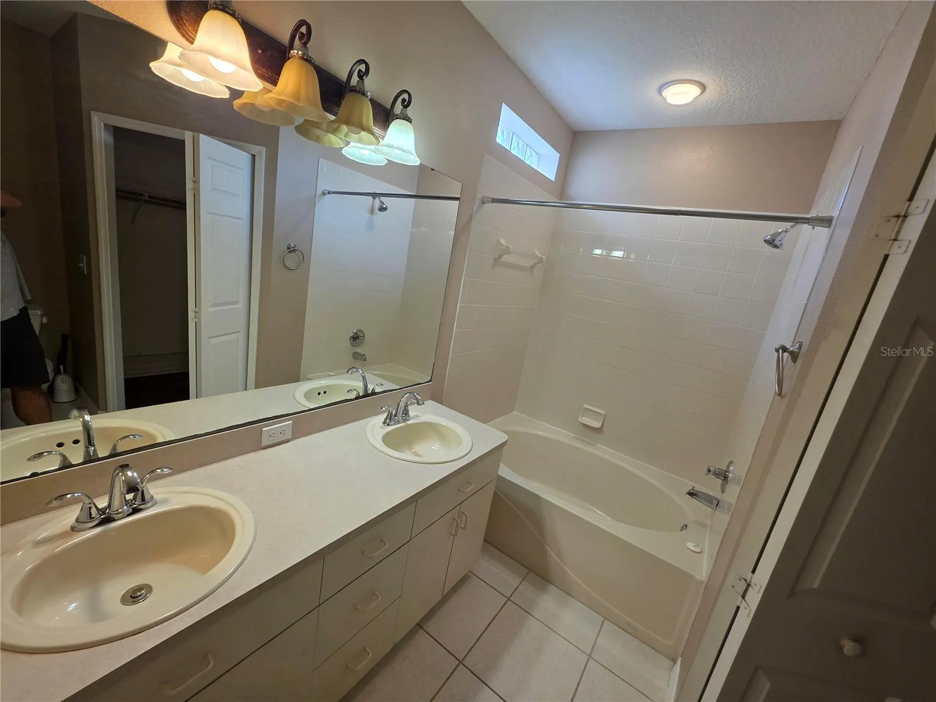 1690 Meadow Oak Lane Tarpon Springs FL 34689