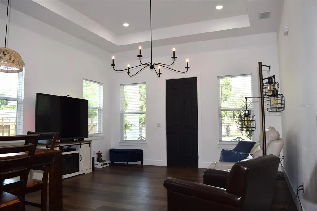 6534 Wayne Street St Petersburg FL 33702