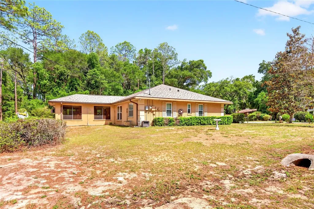 10936 N Airway Loop Citrus Springs FL 34434