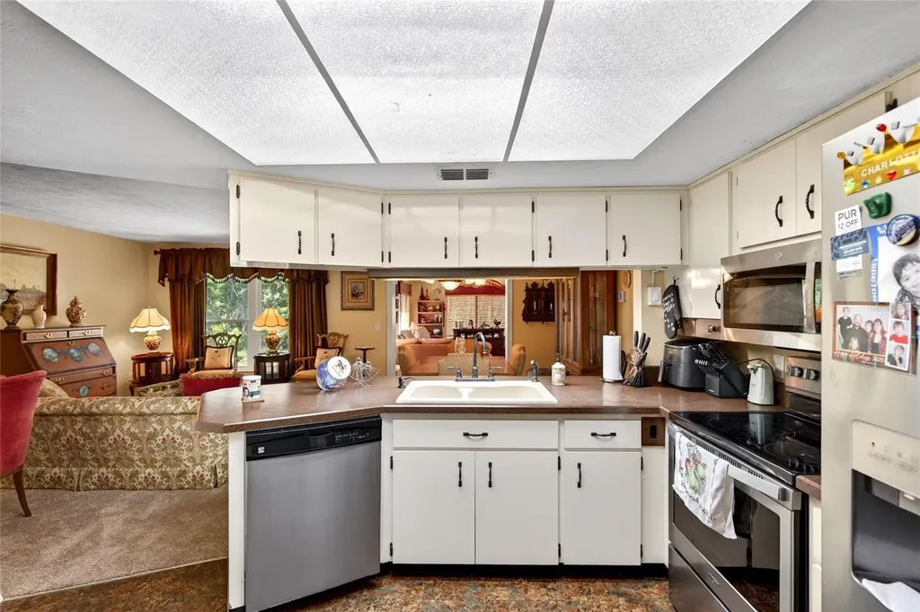 10936 N Airway Loop Citrus Springs FL 34434