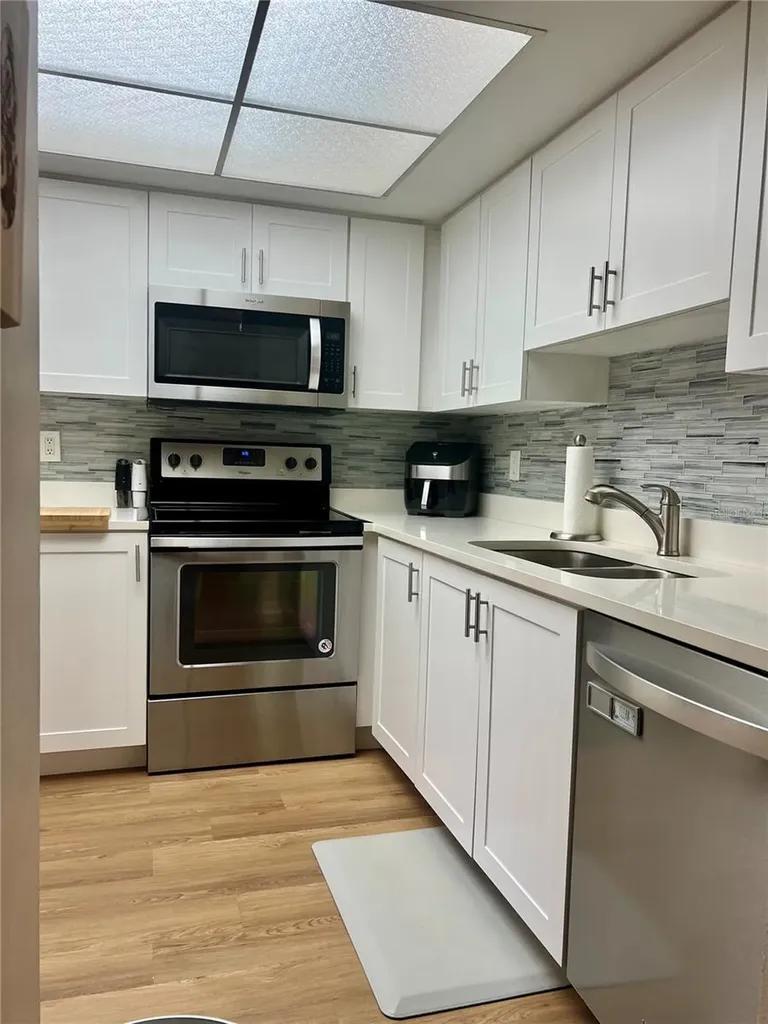 1801 E Lake Road Palm Harbor FL 34685