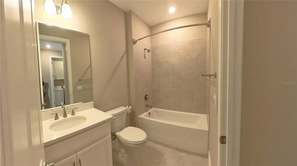 419 Ibiza Loop Venice FL 34292