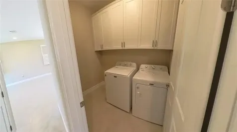 419 Ibiza Loop Venice FL 34292