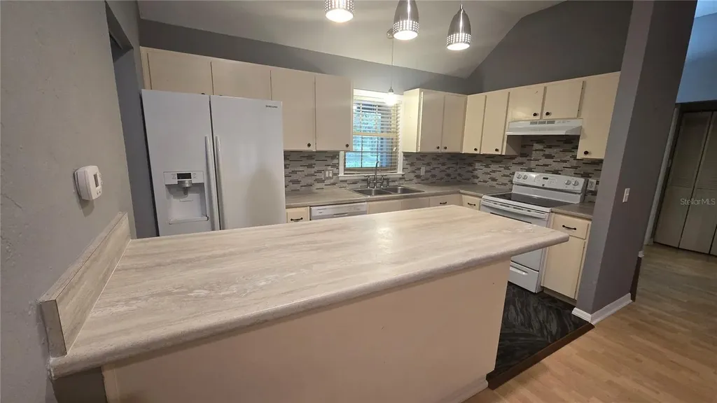 5201 SW 86 Terrace Gainesville FL 32608