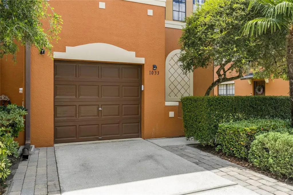 1033 Blackwater Drive Wesley Chapel FL 33543