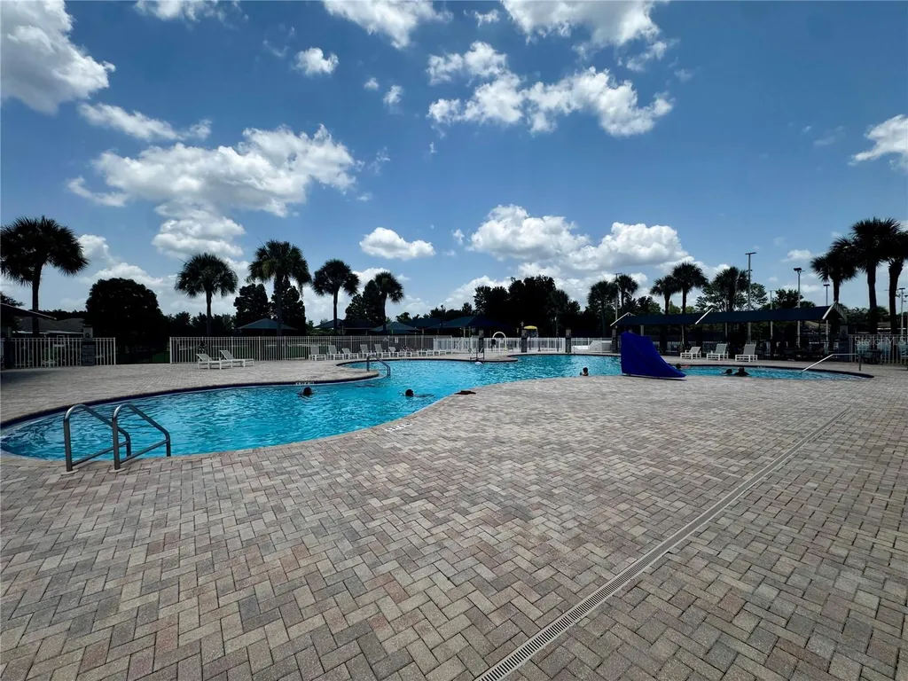 1033 Blackwater Drive Wesley Chapel FL 33543