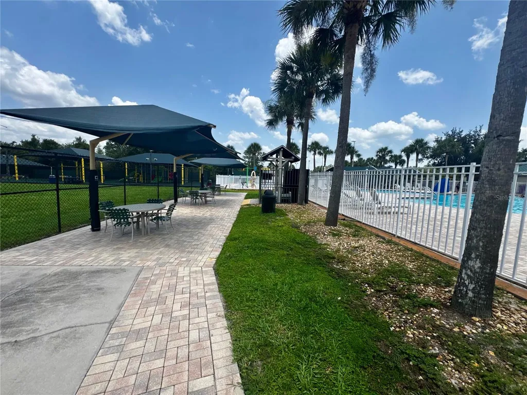 1033 Blackwater Drive Wesley Chapel FL 33543