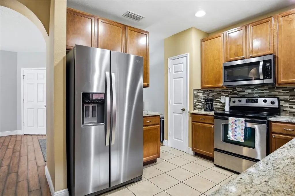 1033 Blackwater Drive Wesley Chapel FL 33543
