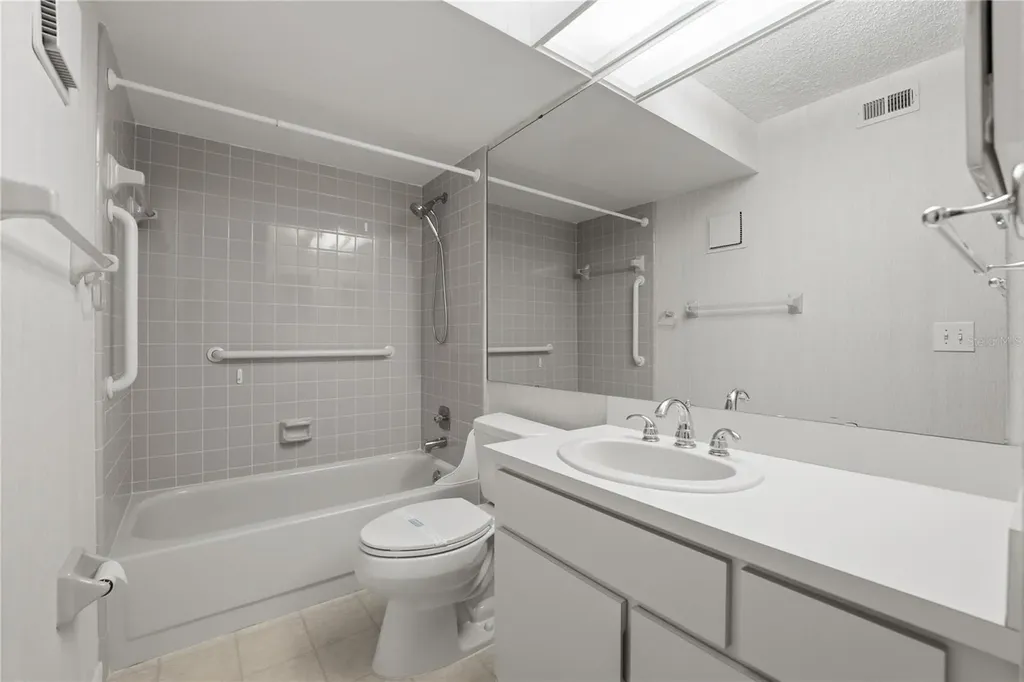 7 Escondido Circle Altamonte Springs FL 32701