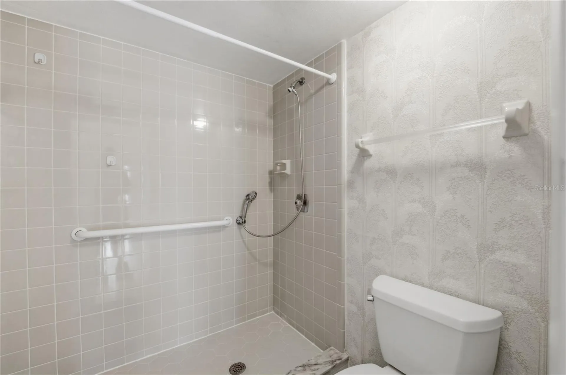 7 Escondido Circle Altamonte Springs FL 32701