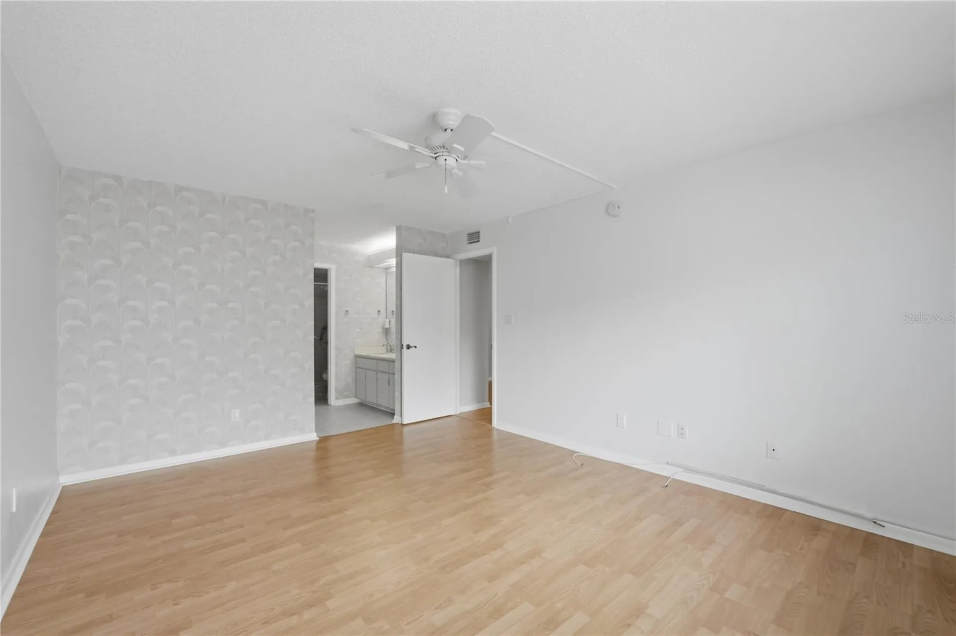 7 Escondido Circle Altamonte Springs FL 32701