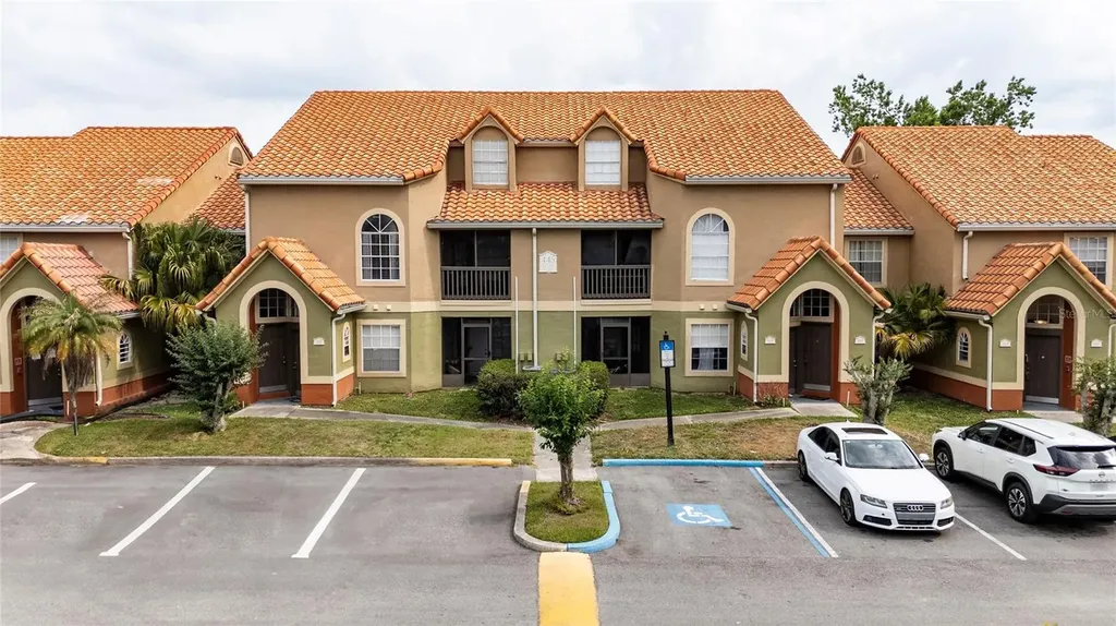 445 Fountainhead Circle Kissimmee FL 34741