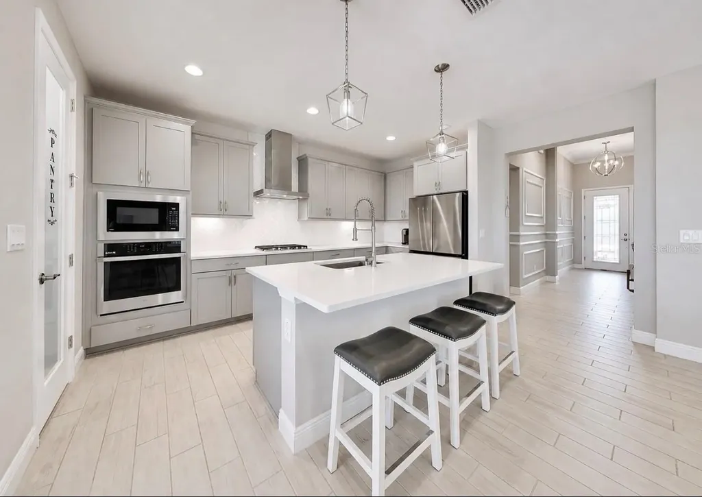 6364 Roadstead Court Apollo Beach FL 33572