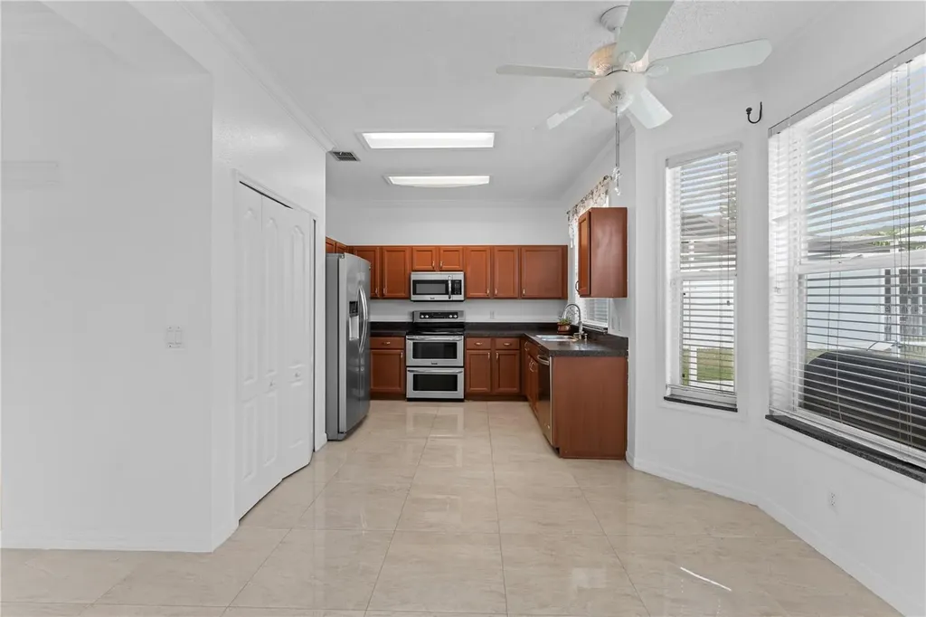 617 Lakescape Court Orlando FL 32828