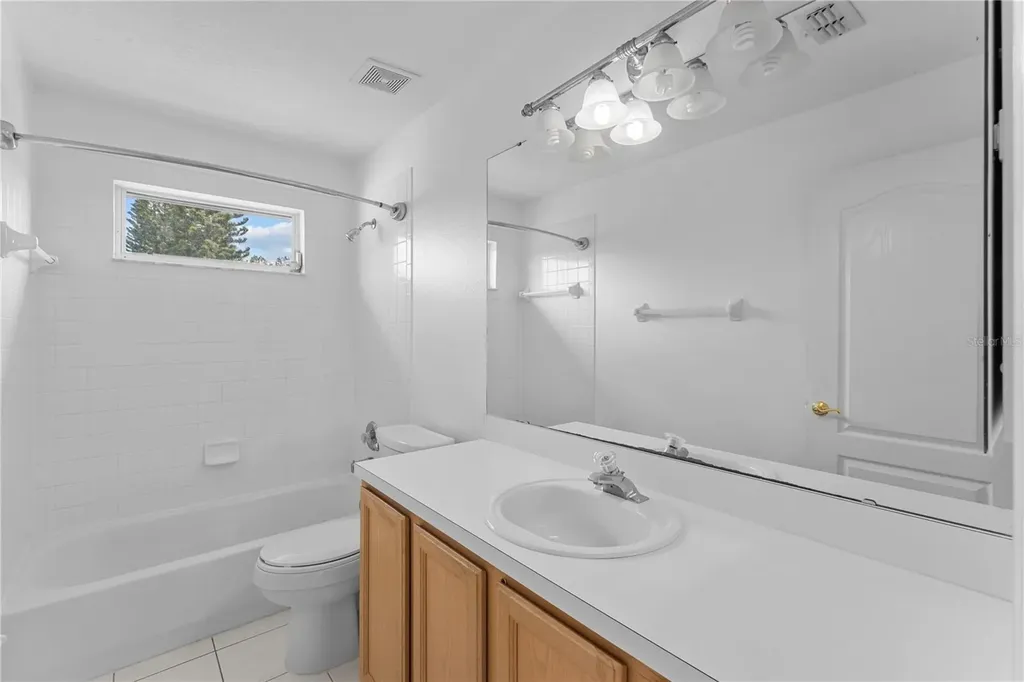 617 Lakescape Court Orlando FL 32828