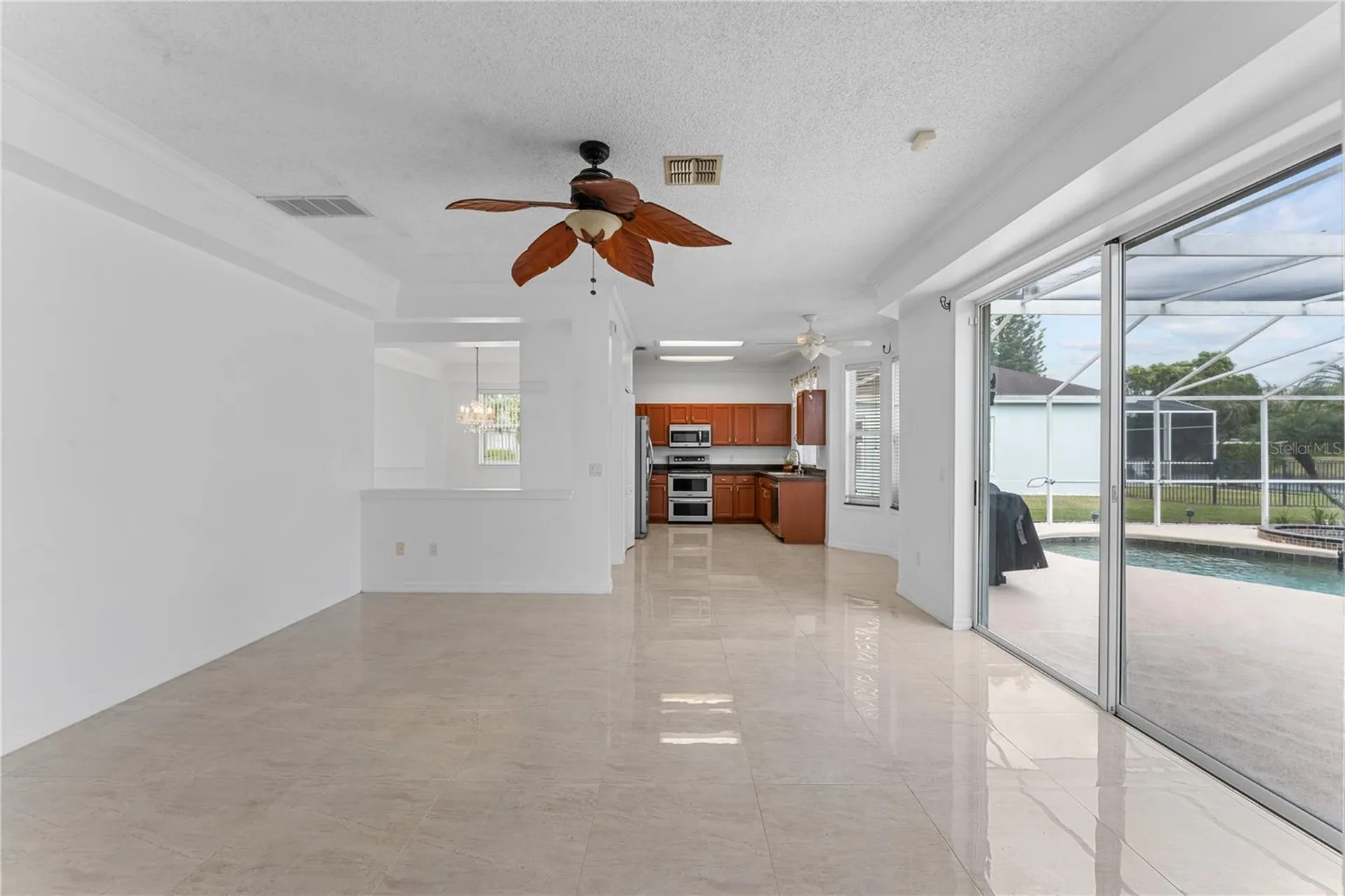 617 Lakescape Court Orlando FL 32828