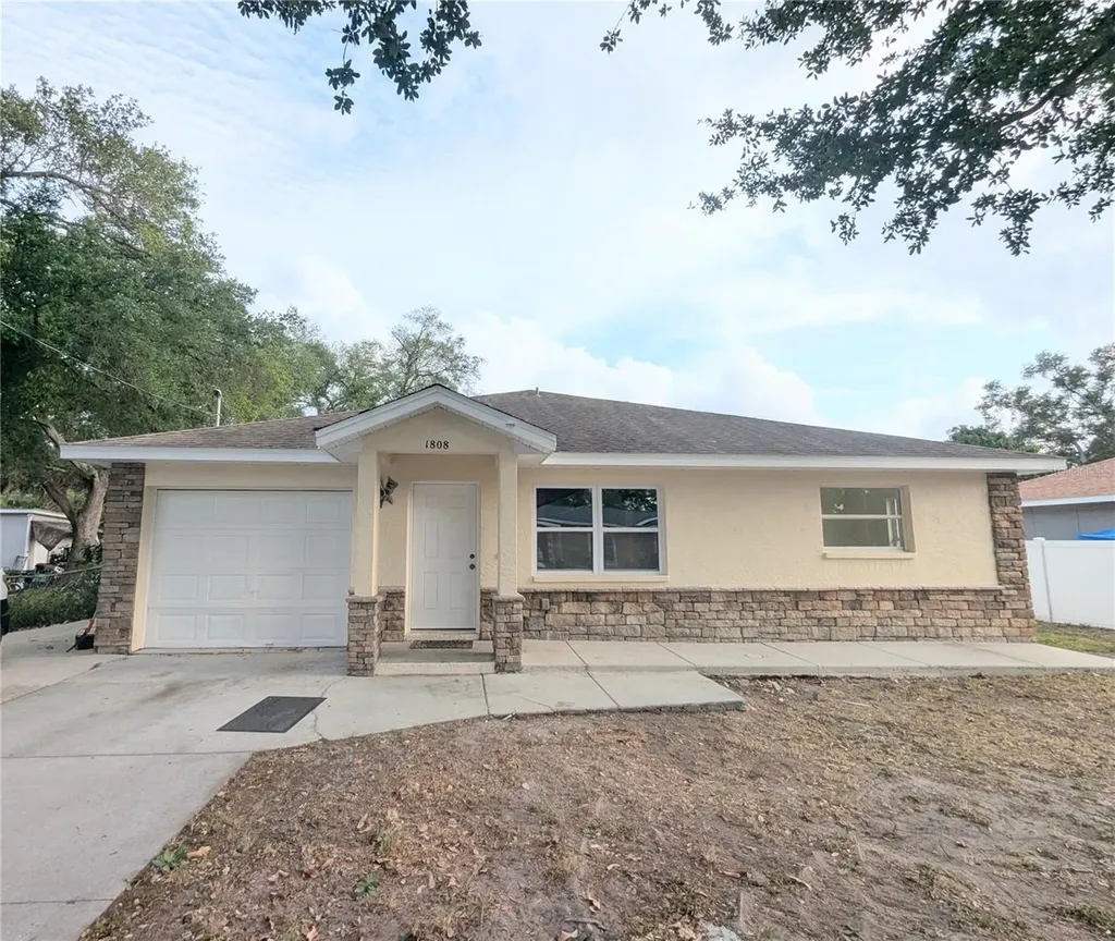 1808 36th Avenue E Bradenton FL 34208