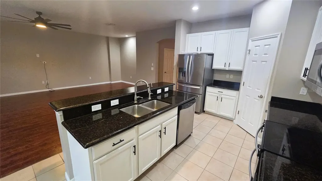 10279 Newminster Loop Ruskin FL 33573