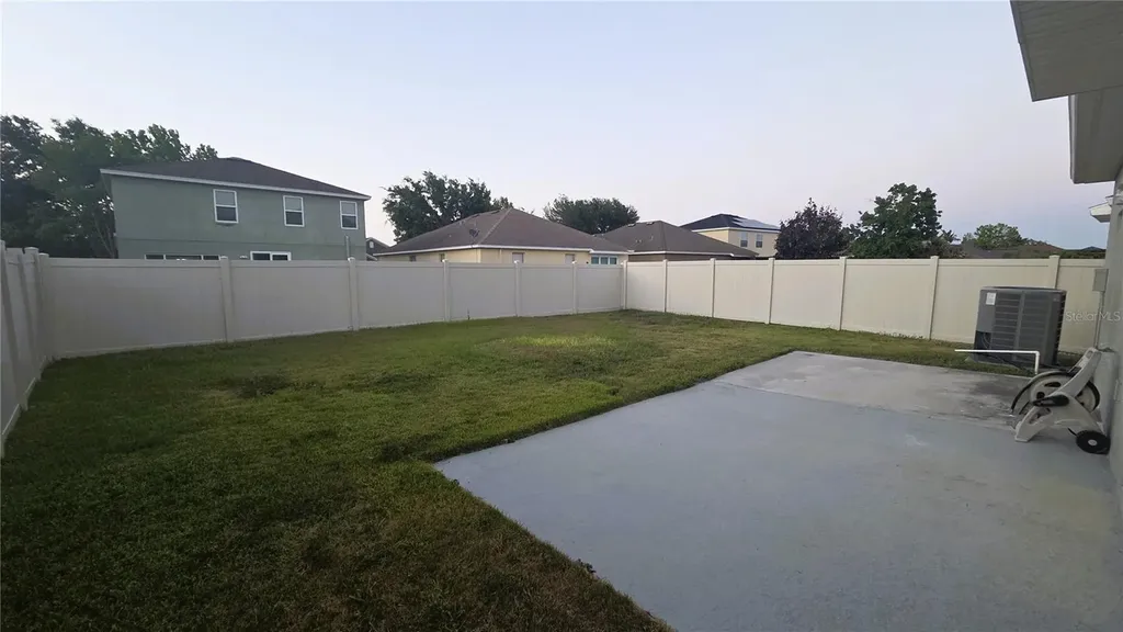 10279 Newminster Loop Ruskin FL 33573