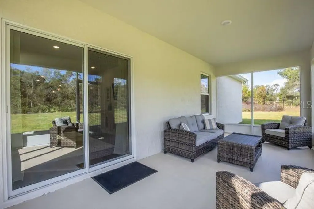 8 Roxbury Lane Palm Coast FL 32164