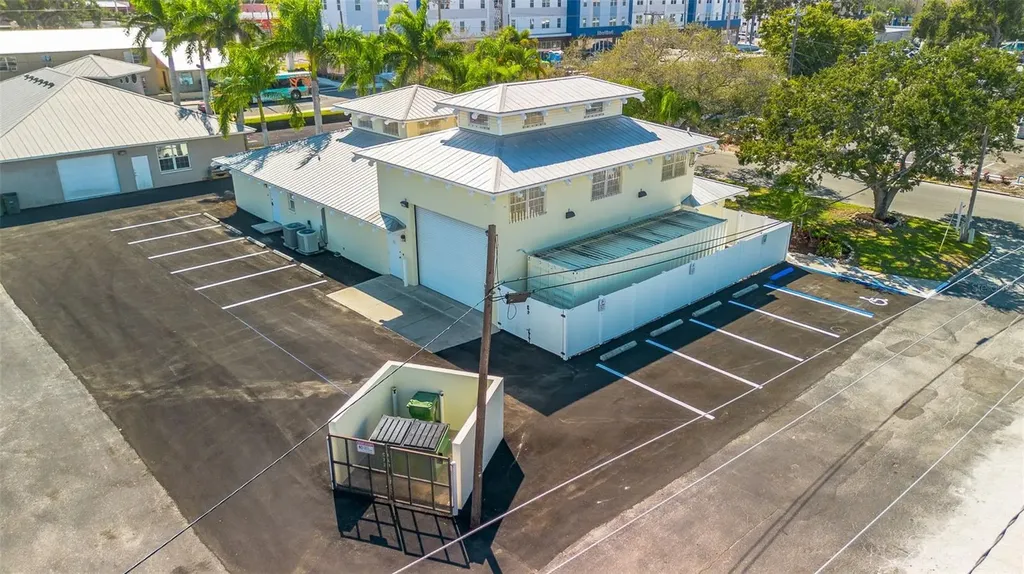 525 8th Street W Bradenton FL 34205