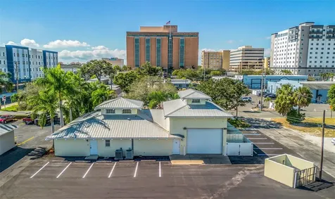 525 8th Street W Bradenton FL 34205