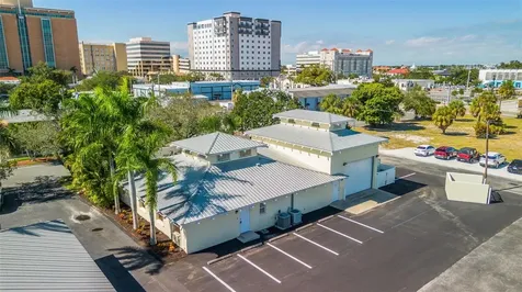 525 8th Street W Bradenton FL 34205