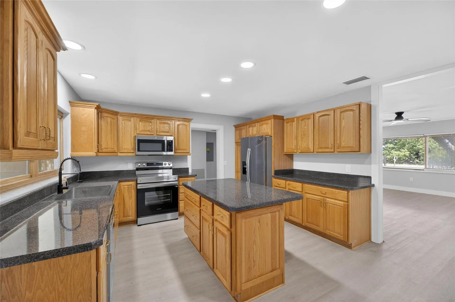 204 7th Avenue NW Ruskin FL 33570