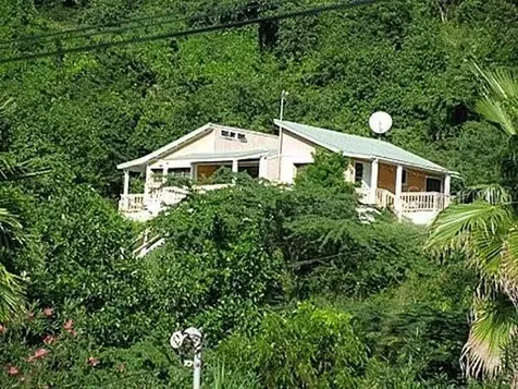 End Of Road Cam Playa Tamarindo Culebra PR 00775