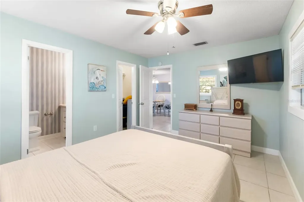 676 Park Circle Bradenton FL 34207