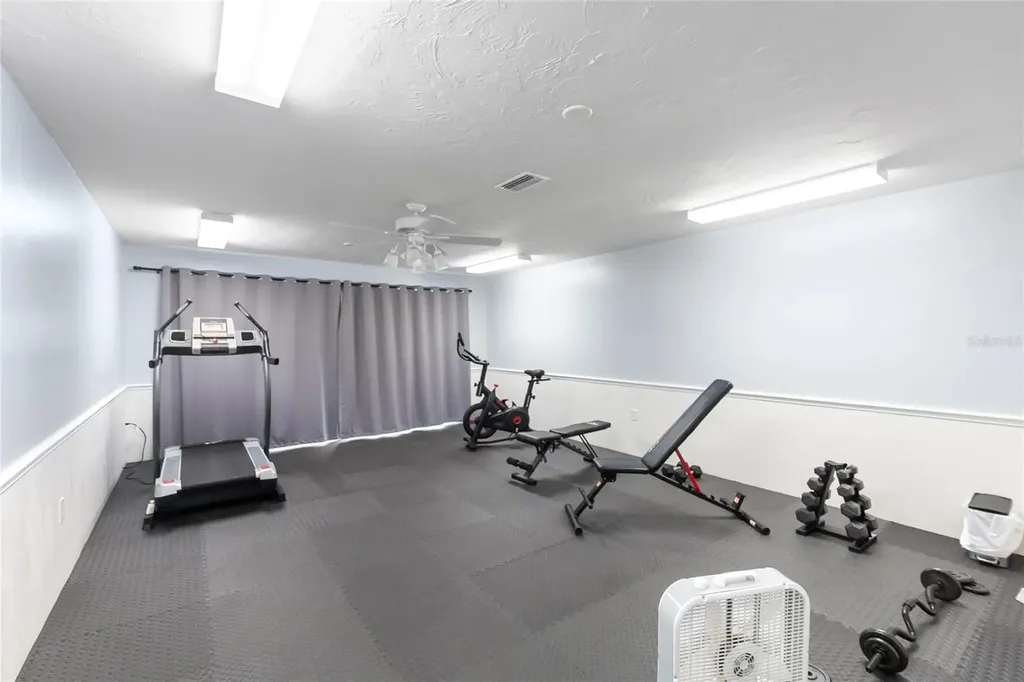 676 Park Circle Bradenton FL 34207