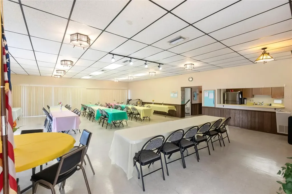 676 Park Circle Bradenton FL 34207