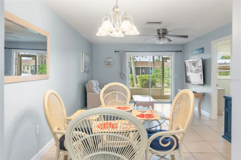 676 Park Circle Bradenton FL 34207