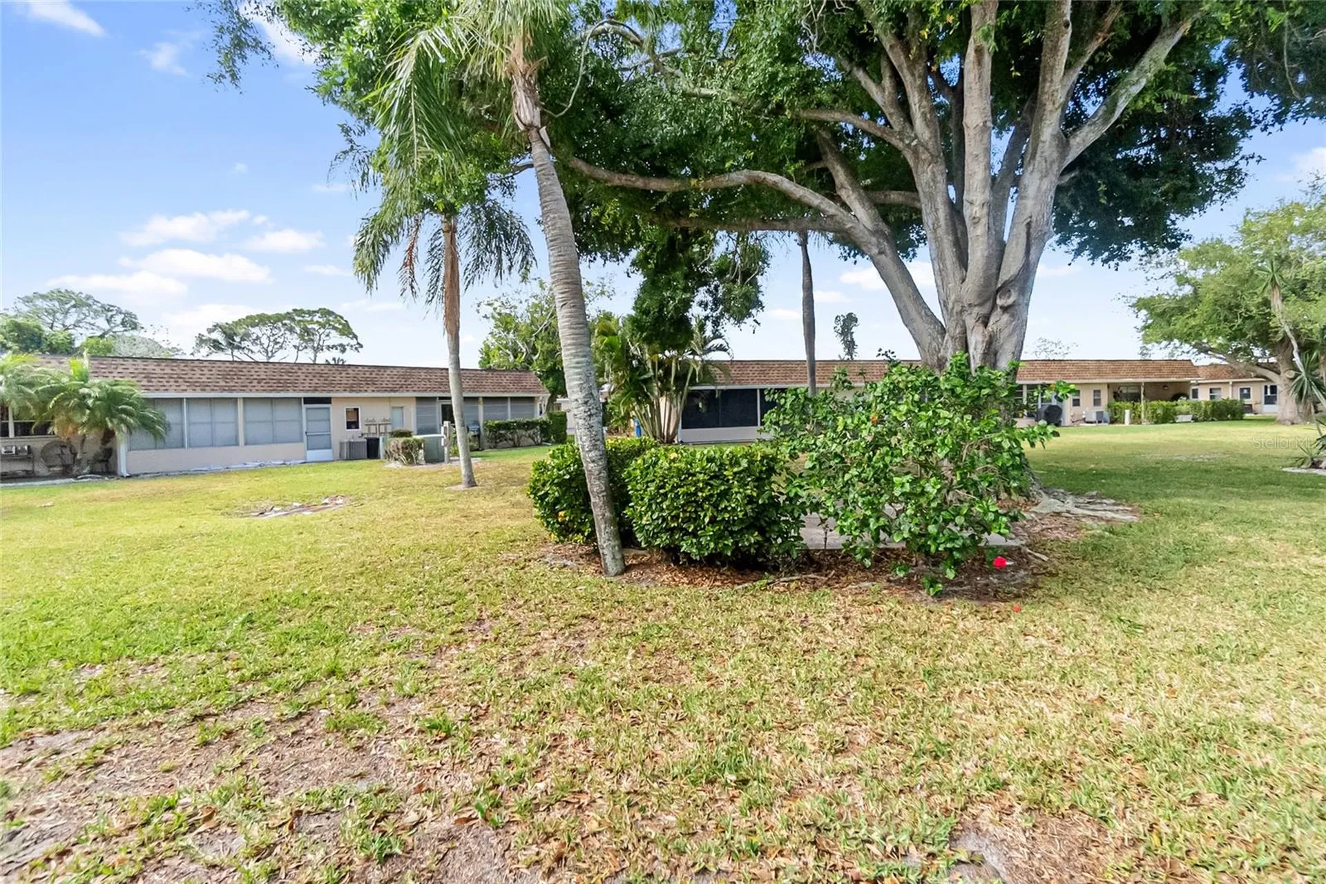 676 Park Circle Bradenton FL 34207