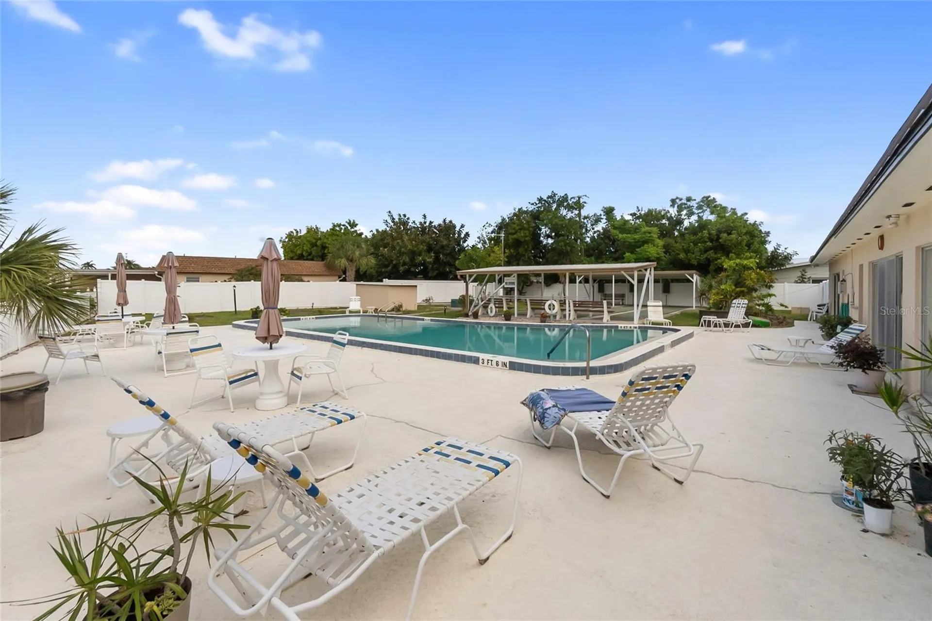 676 Park Circle Bradenton FL 34207