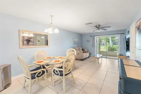 676 Park Circle Bradenton FL 34207