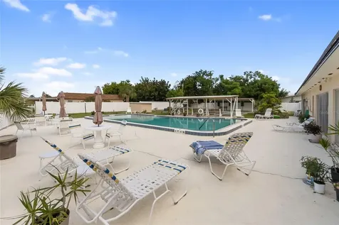 676 Park Circle Bradenton FL 34207
