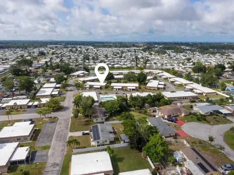 676 Park Circle Bradenton FL 34207