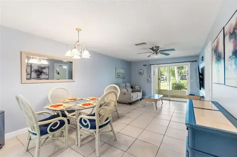 676 Park Circle Bradenton FL 34207